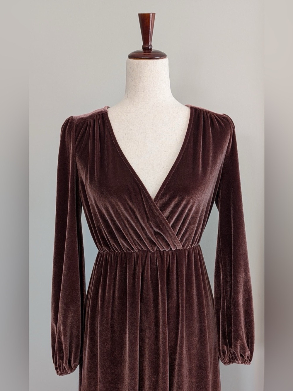 Baltic Born Sadie Velvet Maxi Dress Dusty Plum Size Small - Picture 3 of 14